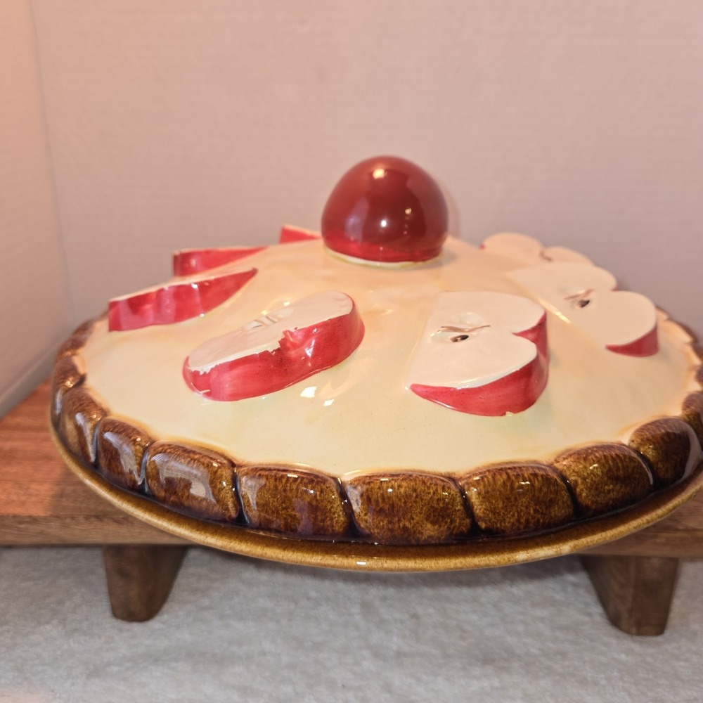 Vintage Ceramic Covered Apple Pie Plate Dish Keeper With Lid Portugal